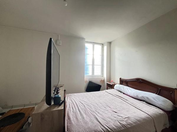 Vente                                                      Appartement
                        
                     3 pièces                      51 m2                     à Nevers