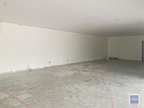 Location local commercial Bressols - 82 m² - 450 €/mois