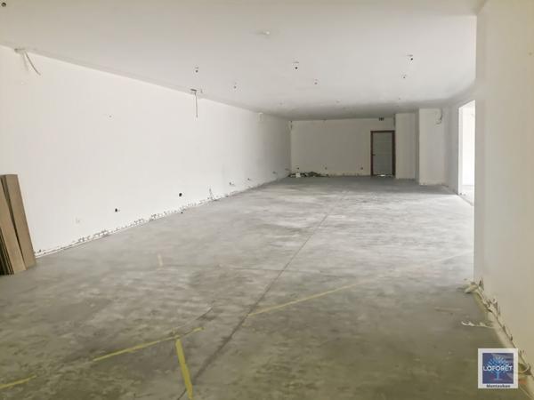 Location local commercial Bressols - 82 m² - 450 €/mois
