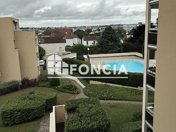 Location Appartement 4 pièces 72.68 m² - 2 PLACE PAUL ELUARD Dijon 21000