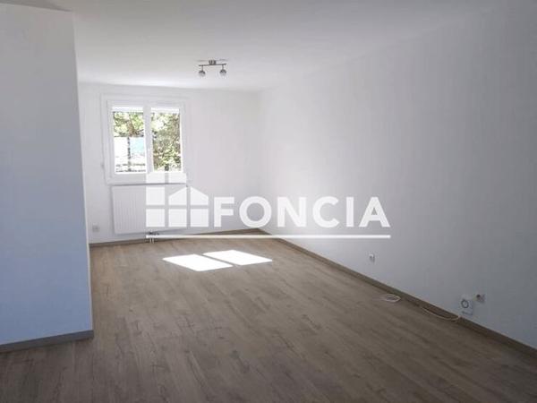 Location Appartement 4 pièces 72.68 m² - 2 PLACE PAUL ELUARD Dijon 21000