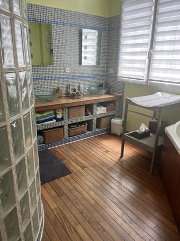 Vente                                                      Maison de ville
                        
                                         161 m2                     à Marmande