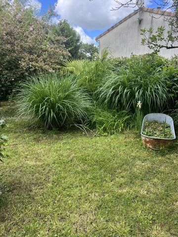 Vente                                                      Maison de ville
                        
                                         161 m2                     à Marmande