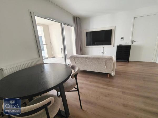 Appartement à louer 2 pièces 45.65m² Bordeaux (33800)