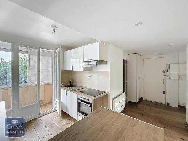 Appartement à louer 3 pièces 52.32m² Nîmes (30900)