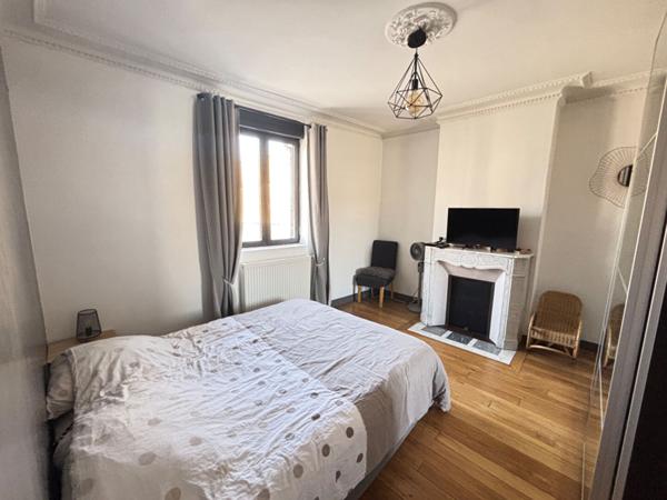 Appartement 5 pièces lumineux et spacieux à vendre au centre de Saint Quentin