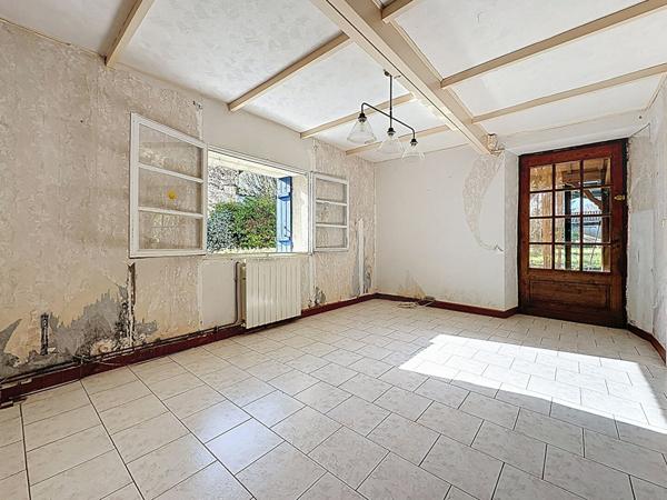 Maison à rénover à vendre à Barbaste - 4 pièces dont 3 chambres avec garage