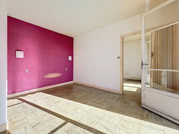 Maison à rénover à vendre à Barbaste - 4 pièces dont 3 chambres avec garage