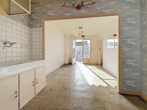 Maison à rénover à vendre à Barbaste - 4 pièces dont 3 chambres avec garage