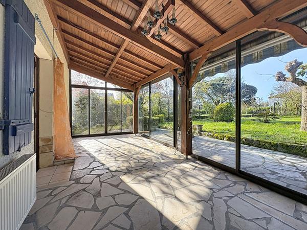 Maison à rénover à vendre à Barbaste - 4 pièces dont 3 chambres avec garage