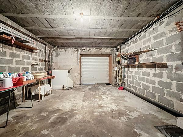 Maison à rénover à vendre à Barbaste - 4 pièces dont 3 chambres avec garage