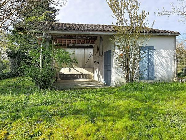 Maison à rénover à vendre à Barbaste - 4 pièces dont 3 chambres avec garage