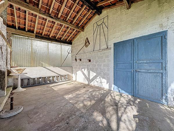 Maison à rénover à vendre à Barbaste - 4 pièces dont 3 chambres avec garage