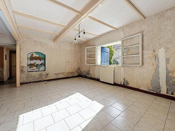 Maison à rénover à vendre à Barbaste - 4 pièces dont 3 chambres avec garage