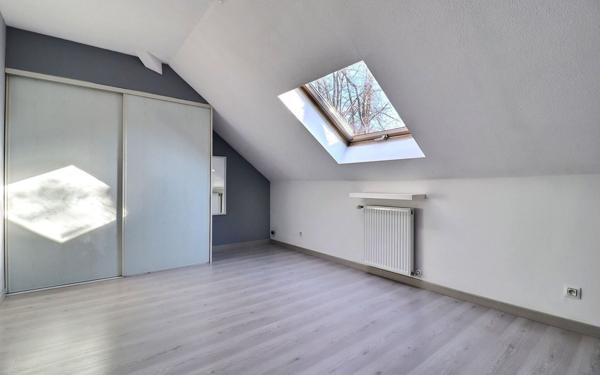 Appartement à vendre    4 pièces • 129 m2 Creutzwald