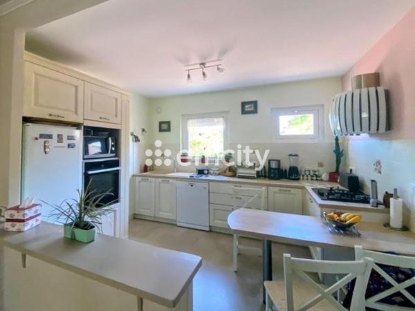 Maison
         5 pièces
        - 98 m² Exclusivité 309 000 € *