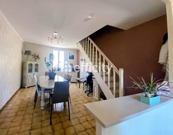 Maison
         5 pièces
        - 98 m² Exclusivité 309 000 € *