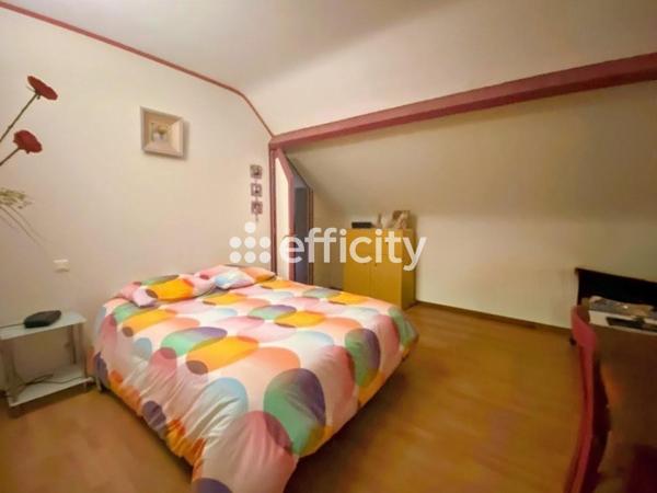 Maison
         5 pièces
        - 98 m² Exclusivité 309 000 € *