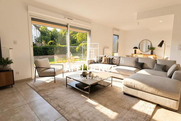 Vente
                Appartement110 m² - 5 Pièces -
                    DIVONNE LES BAINS (1220)
