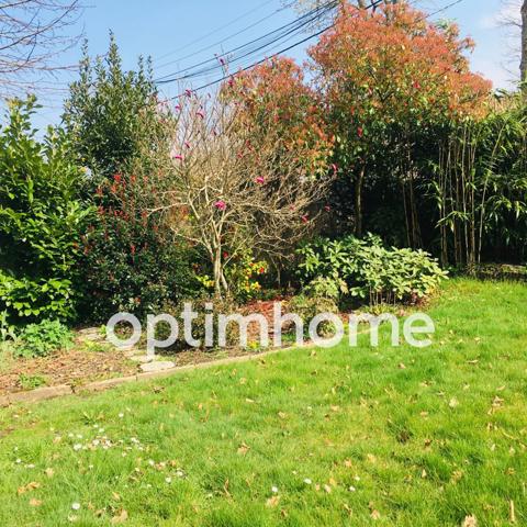 Secteur résidentiel de Dammarie-les-Lys proche forêt, maison des années 50.