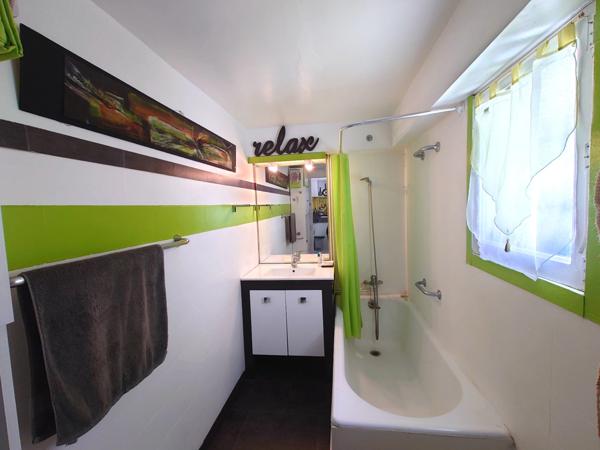 Secteur résidentiel de Dammarie-les-Lys proche forêt, maison des années 50.