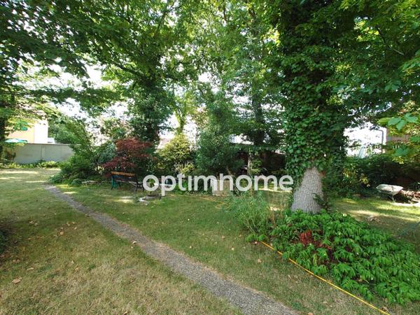 Secteur résidentiel de Dammarie-les-Lys proche forêt, maison des années 50.