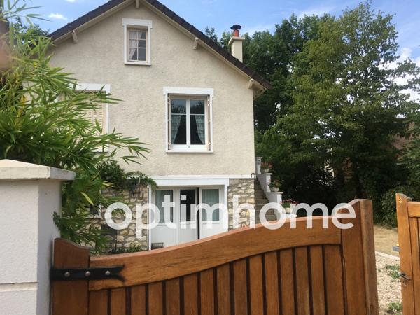 Secteur résidentiel de Dammarie-les-Lys proche forêt, maison des années 50.