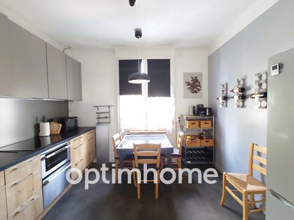 Secteur résidentiel de Dammarie-les-Lys proche forêt, maison des années 50.