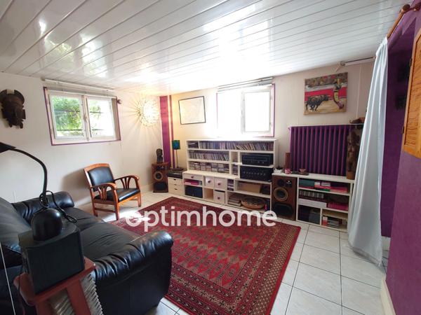 Secteur résidentiel de Dammarie-les-Lys proche forêt, maison des années 50.