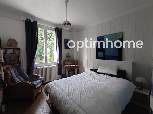 Secteur résidentiel de Dammarie-les-Lys proche forêt, maison des années 50.