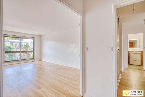 Le Chesnay St-Jean limite Versailles Les Prés - Appartement 5 pièces 103 m² carrez , 4 chambres avec ascenseur, balcon, cave et place de parking en sous-sol €785 000 ** - Référence 25798