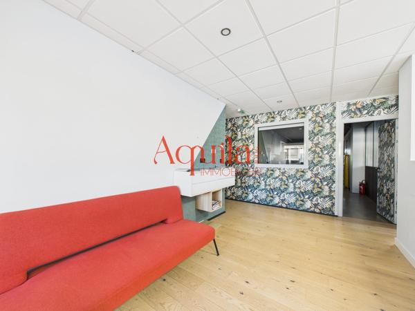LIMONEST BUREAUX 225m² + PARKING