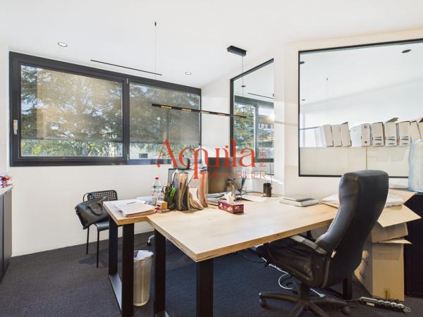 LIMONEST BUREAUX 225m² + PARKING