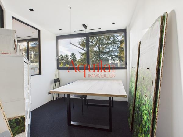 LIMONEST BUREAUX 225m² + PARKING