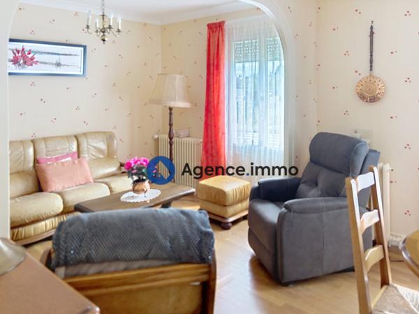 À vendre - Maison individuelle, 4 pièces située à Saint-Pierre-des-Corps (37700)