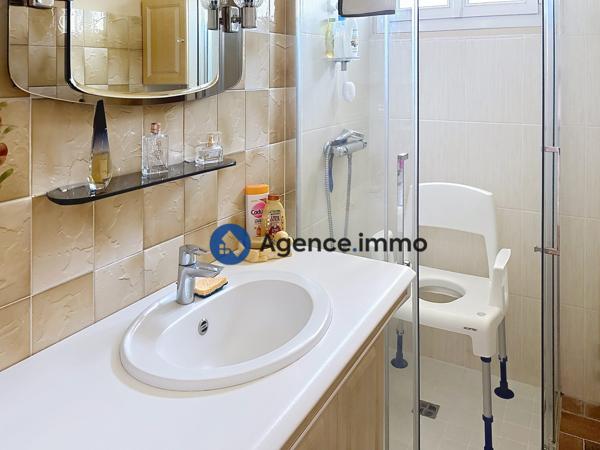 À vendre - Maison individuelle, 4 pièces située à Saint-Pierre-des-Corps (37700)