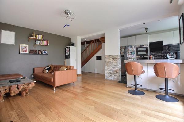 Maison avec jardin et box