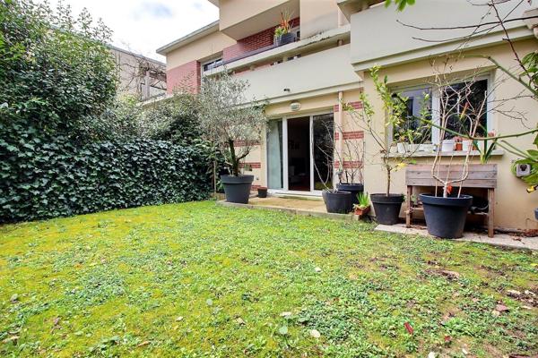 Maison avec jardin et box