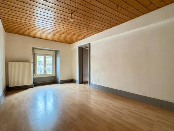 Appartement - 6 pièces - 107 m²
