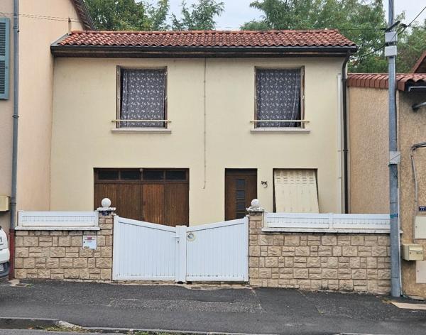 Maison à rénover – 2 chambres - Extérieurs - Garage - Pont-du-Château (63)