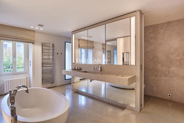 À Vendre - Neuilly Sur Seine - 92200 - Hôtel Particulier - 450m2 - 5 Chambres - Jardin