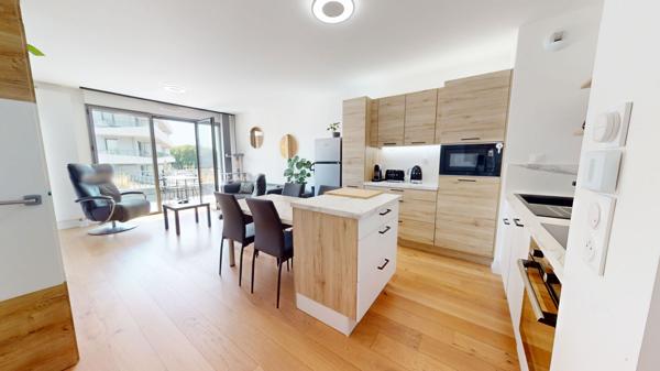 APPARTEMENT PRESQUE'ILE DE CAEN AVEC TERRASSE ET PARKING