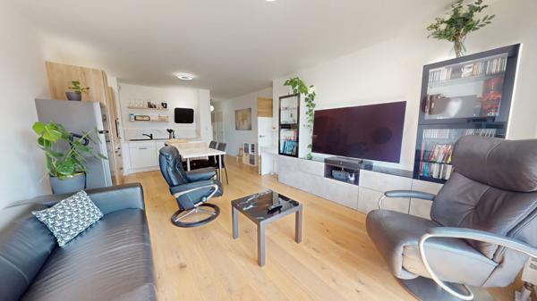 APPARTEMENT PRESQUE'ILE DE CAEN AVEC TERRASSE ET PARKING