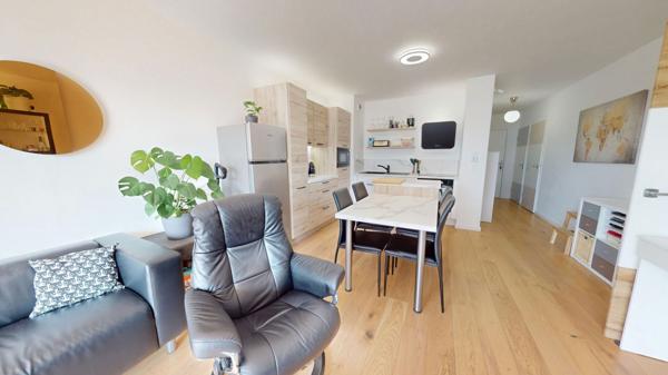 APPARTEMENT PRESQUE'ILE DE CAEN AVEC TERRASSE ET PARKING
