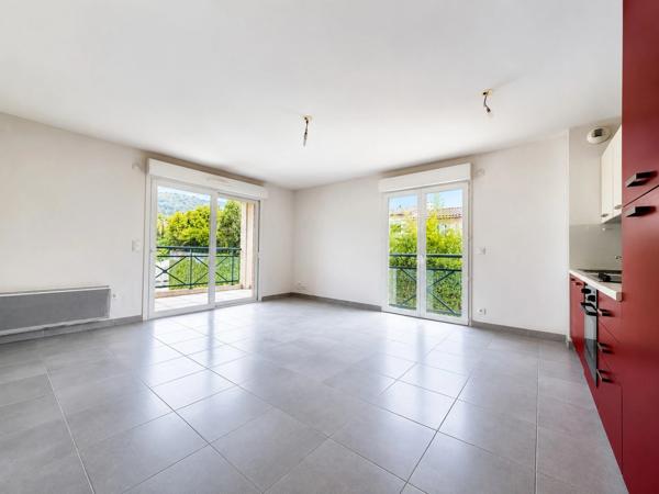 Grasse – Appartement T3 de 60 m² avec terrasse, garage et parking