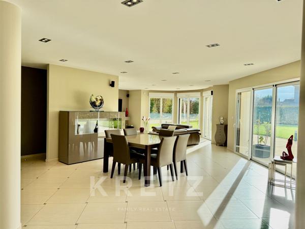 Carolles Baie du Mont St Michel, À 1Km de la plage, maison américaine comtemporaine jardin 14ares