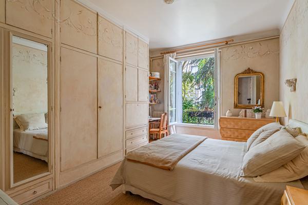 Élégance haussmannienne & calme absolu au coeur des Sablons