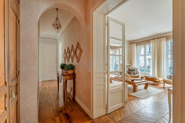 Élégance haussmannienne & calme absolu au coeur des Sablons