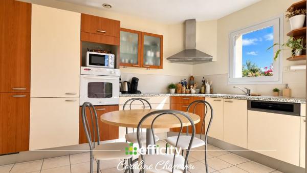 Maison
         5 pièces
        - 120 m² 335 000 € *