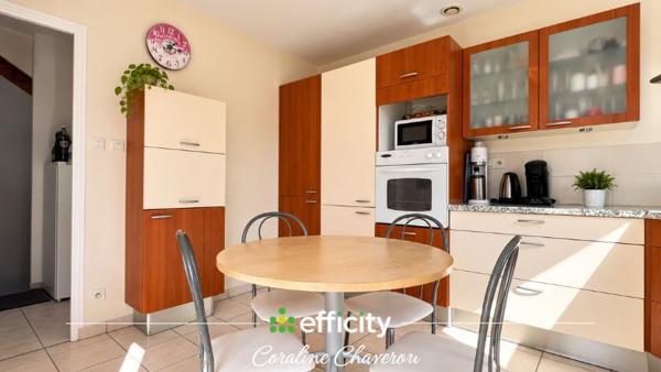 Maison
         5 pièces
        - 120 m² 335 000 € *